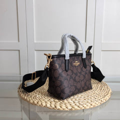 Code:CCBY0004