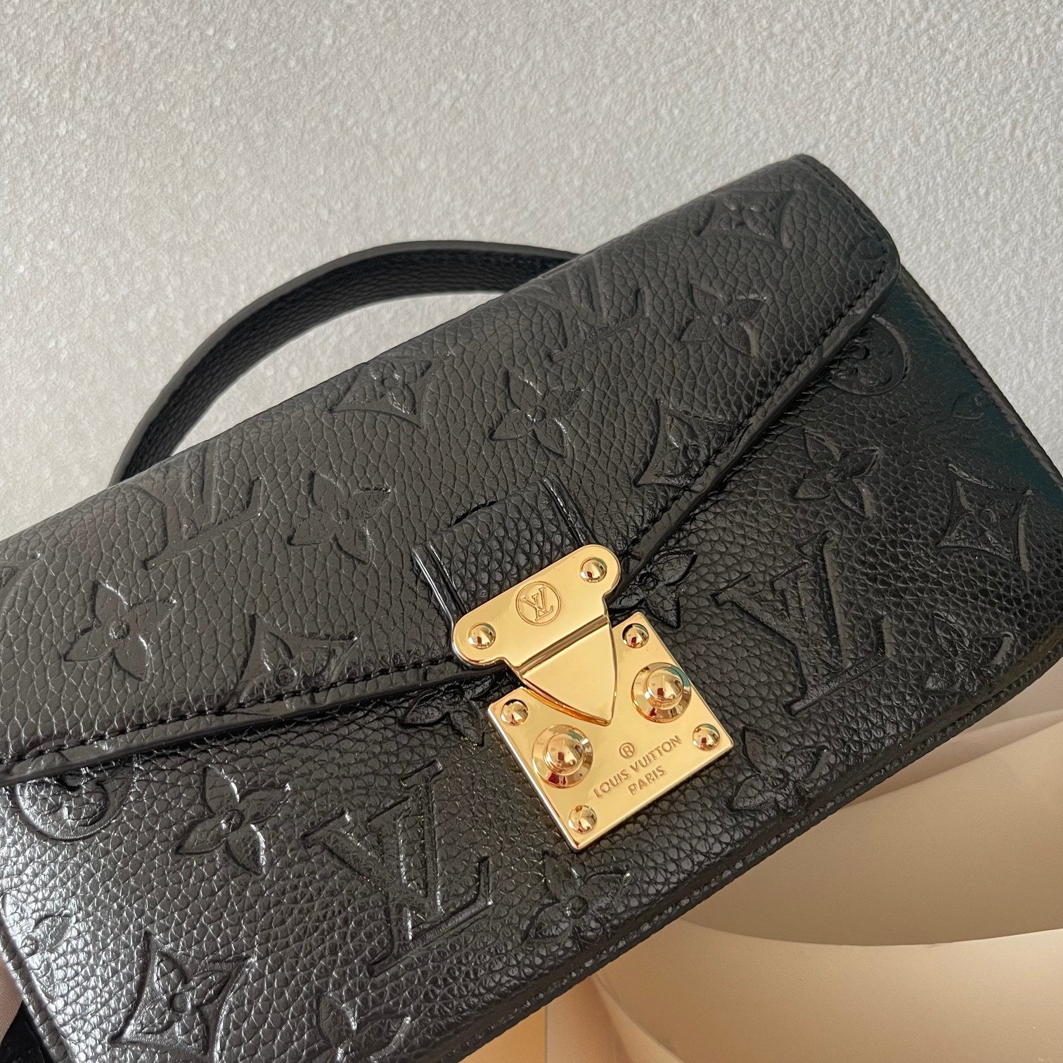 Code:LVB0002