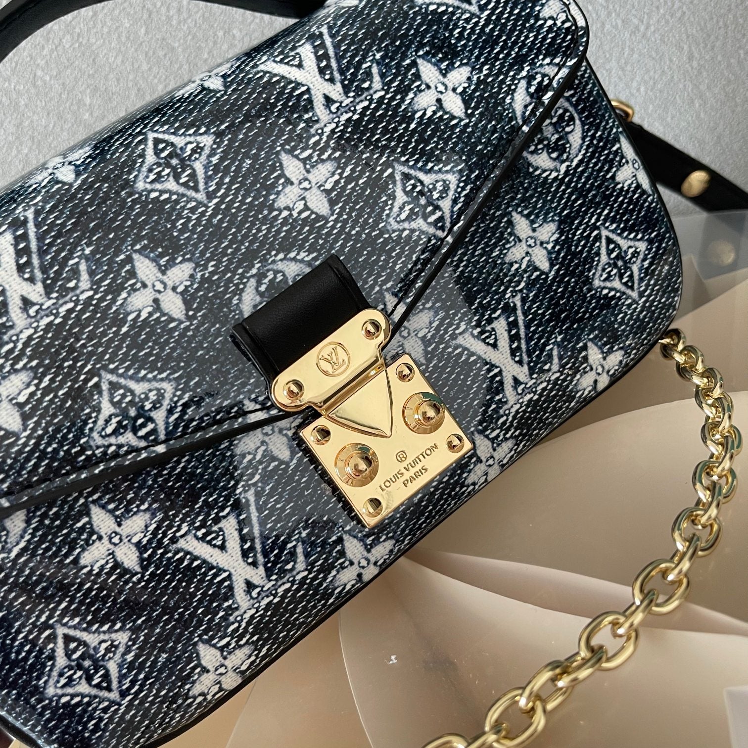 Code:LVB0004